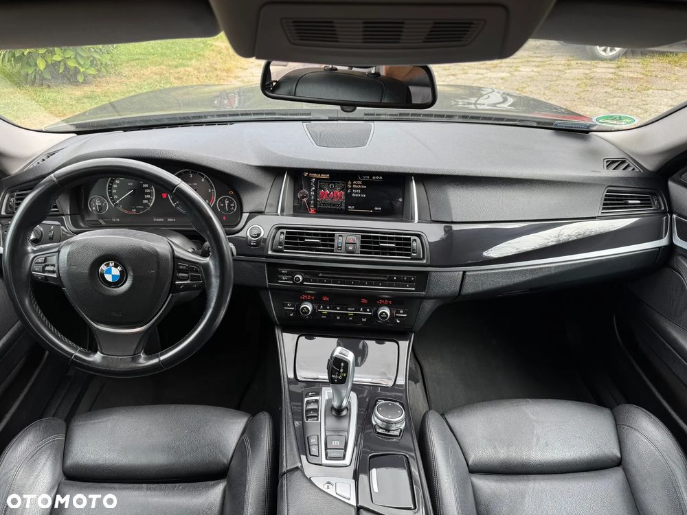 BMW Seria 5 525d xDrive - 8