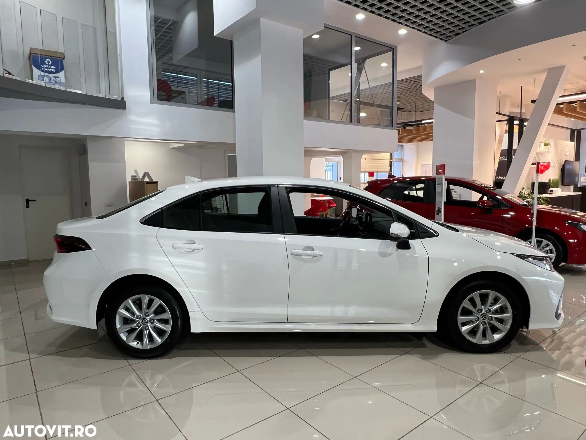 Toyota Corolla Sedan 1.8 HEV Business - 1