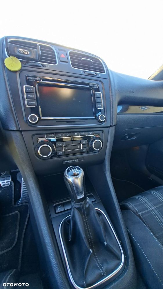 Volkswagen Golf - 16