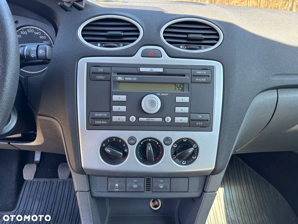 Ford Focus 1.6 Ti-VCT Style - 16