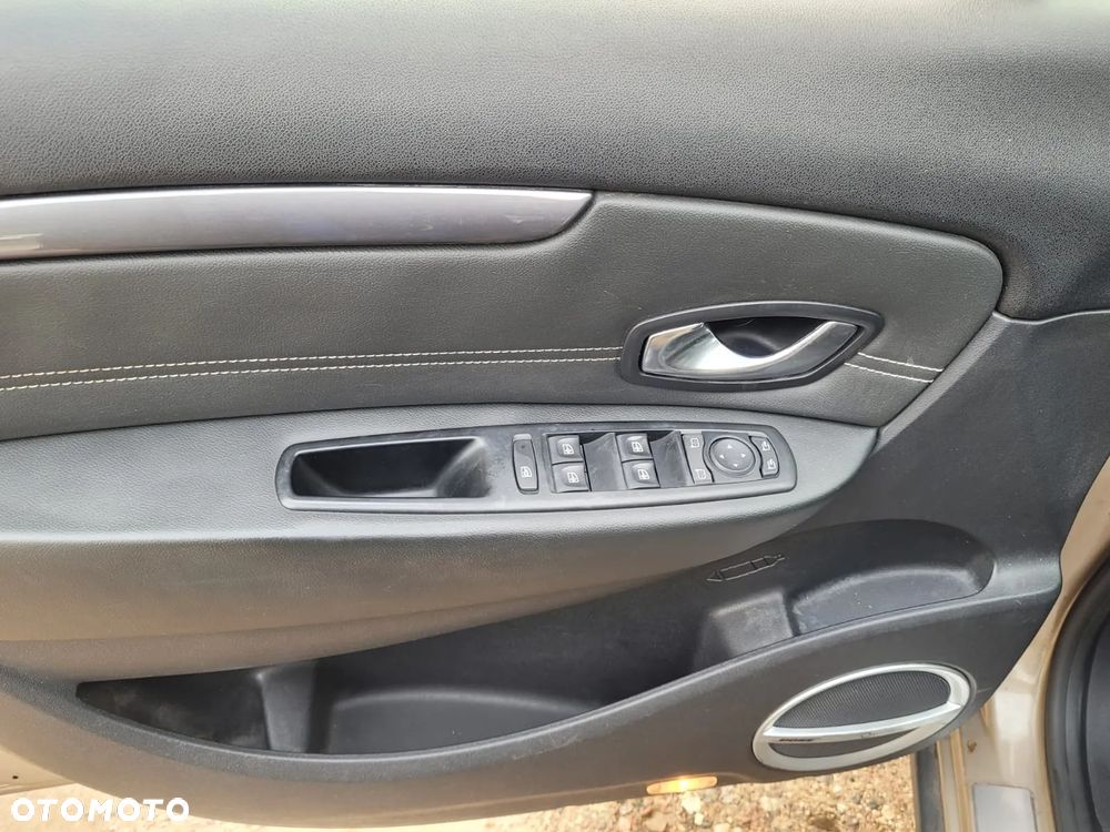 Renault Scenic ENERGY TCe 130 S&S Xmod Bose Edition - 22