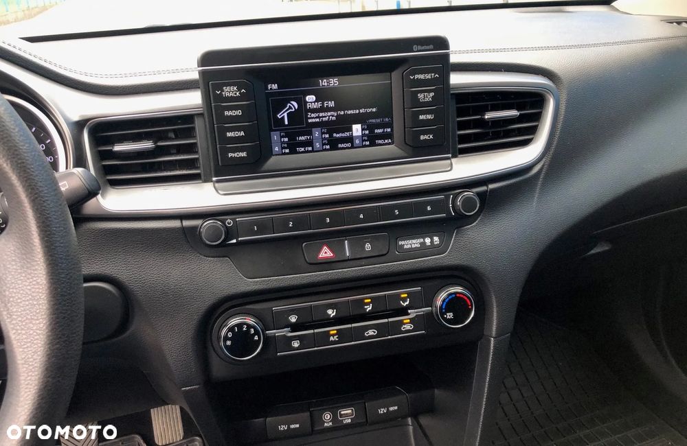 Kia Ceed - 13