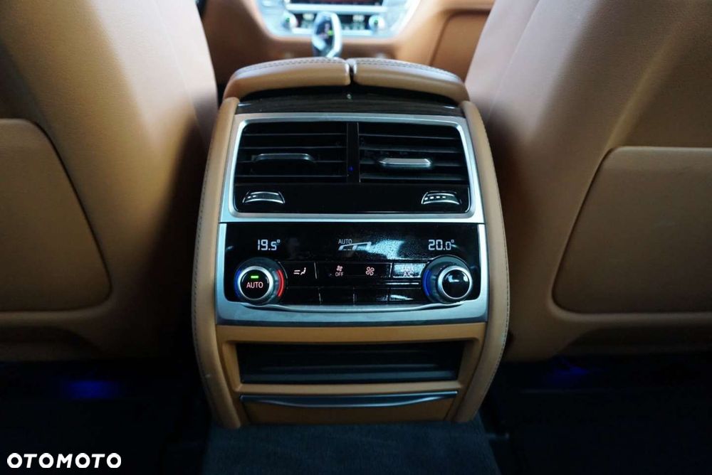 BMW Seria 7 - 20