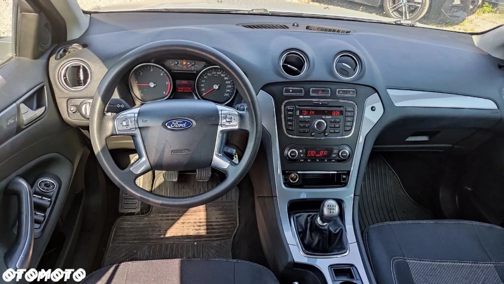 Ford Mondeo 2.0 TDCi Ambiente - 4