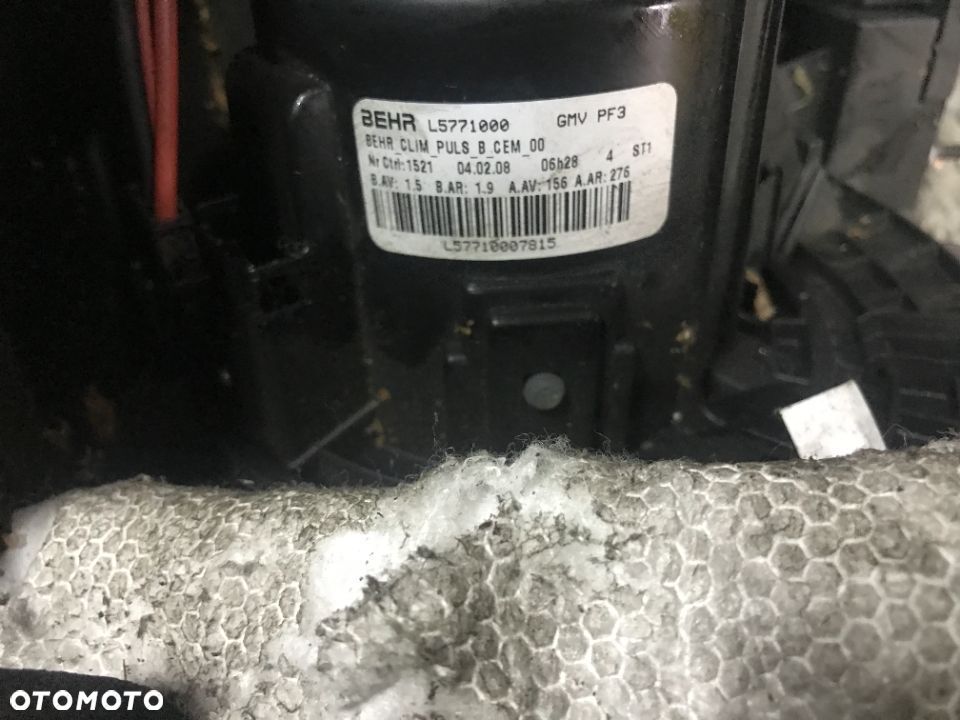 WENTYLATOR CITROEN C5 PEUGEOT 407 L5771000 - 2