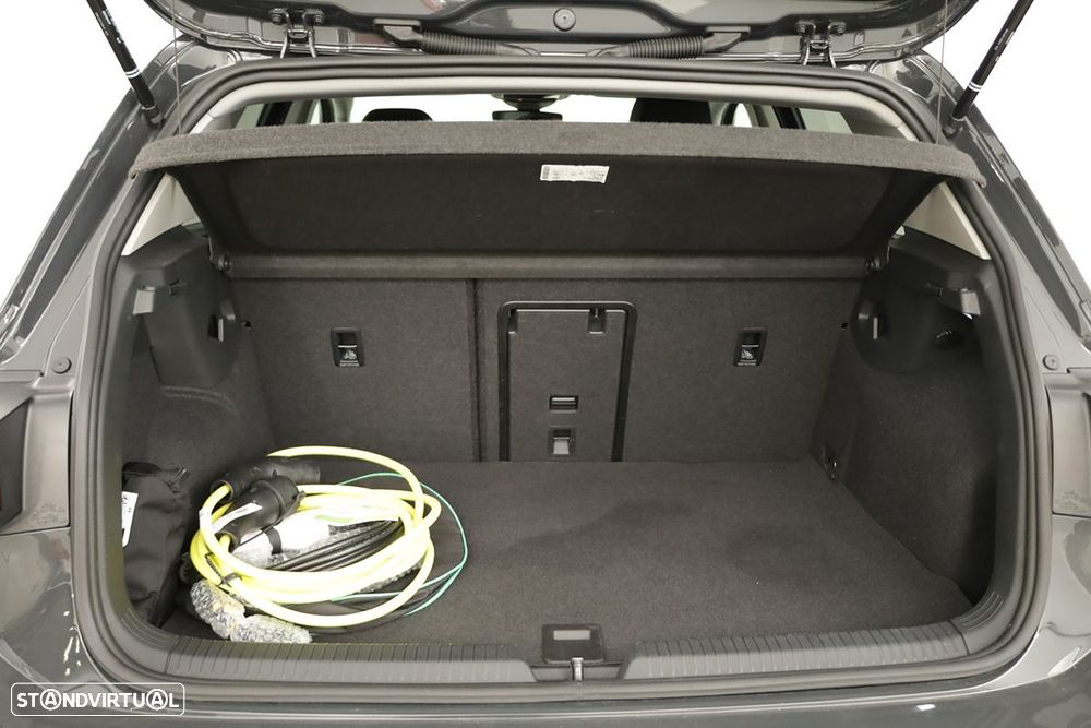VW Golf 1.5 TSI e-Hybrid Life DSG - 24