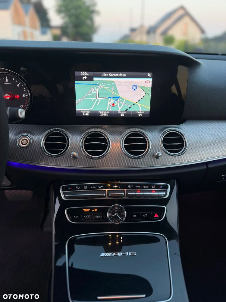 Mercedes-Benz Klasa E 220 d 4Matic 9G-TRONIC Avantgarde - 12