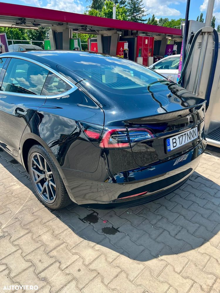 Tesla Model 3 - 7