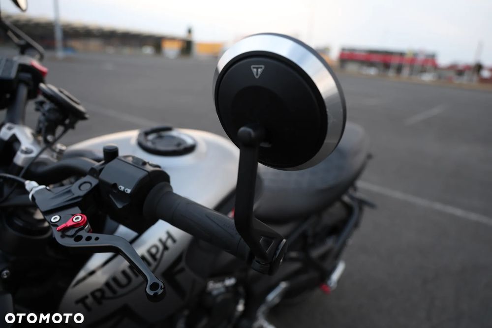 Triumph Trident - 12