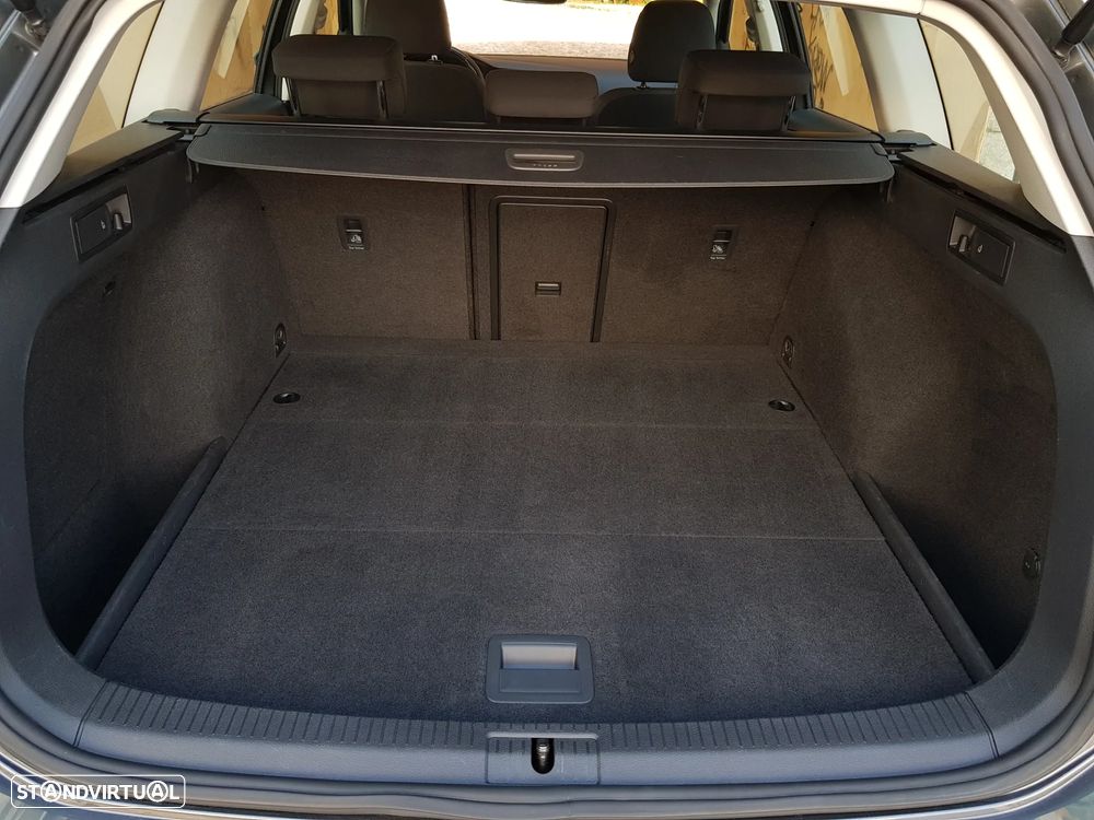 VW Golf Variant 1.6 TDi Confortline - 46