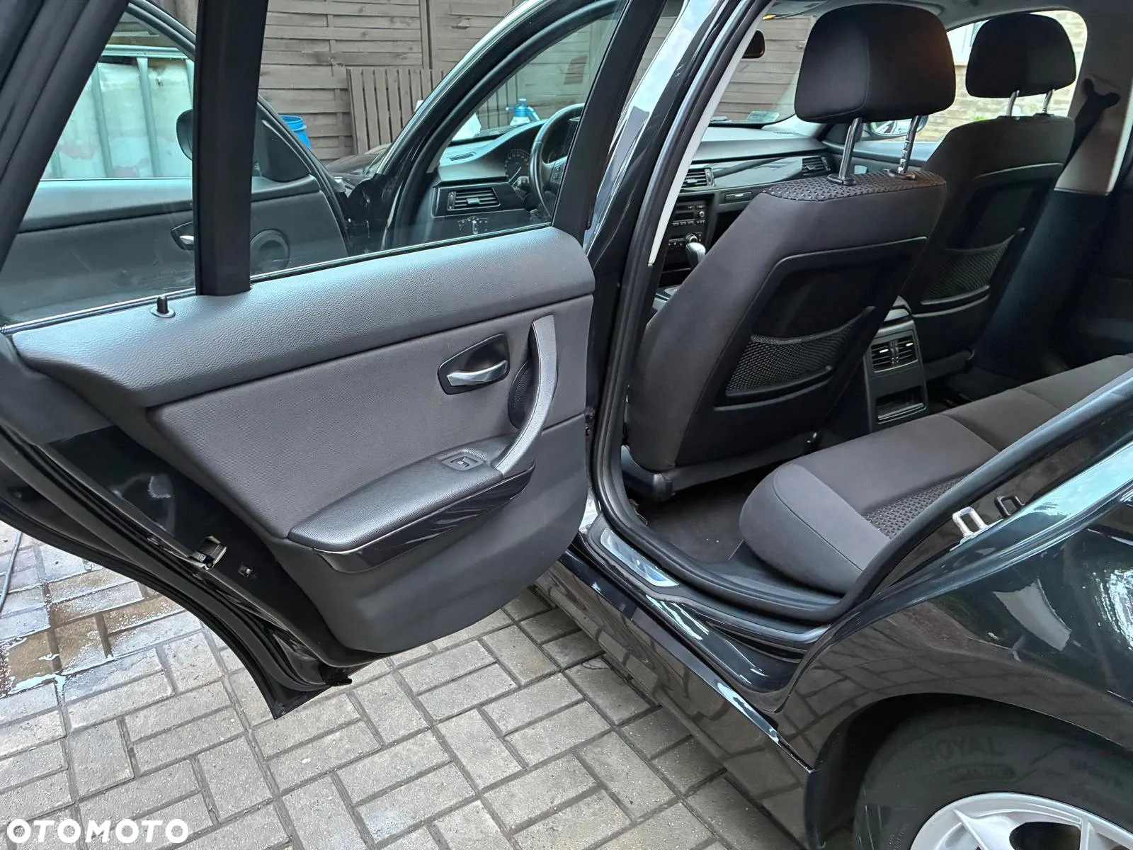 BMW Seria 3 318d Touring - 13