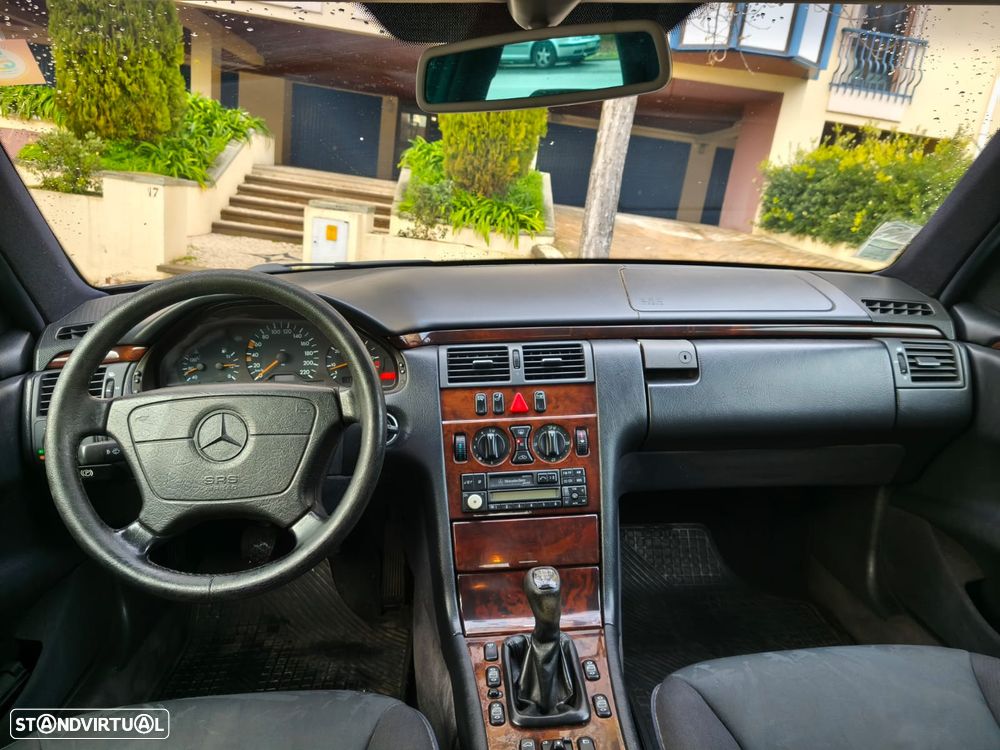 Mercedes-Benz E 200 D Elegance - 10