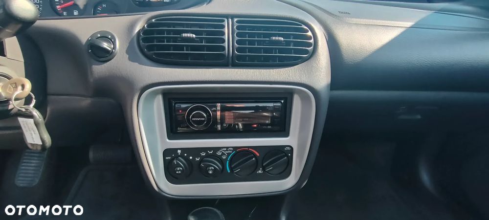 Chrysler Stratus LX 2.5 - 19