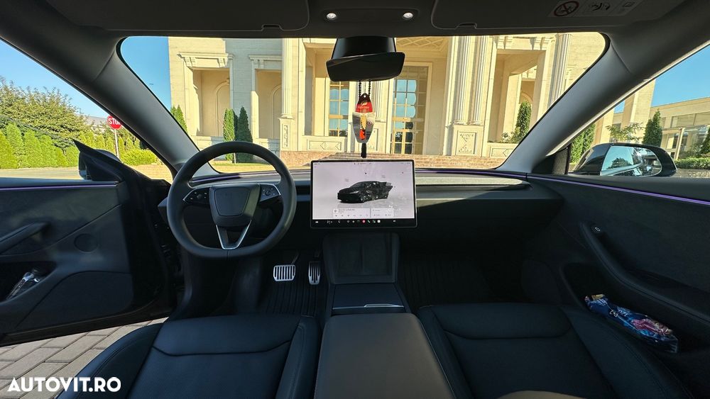 Tesla Model 3 - 14
