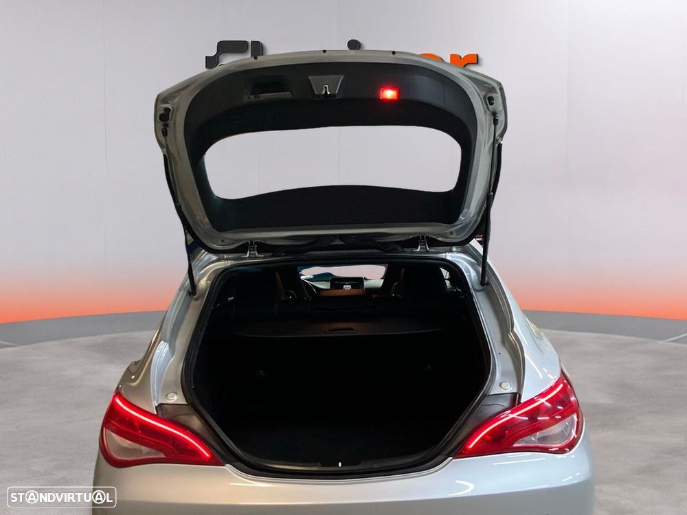 Mercedes-Benz CLA 180 d Shooting Brake Urban - 17