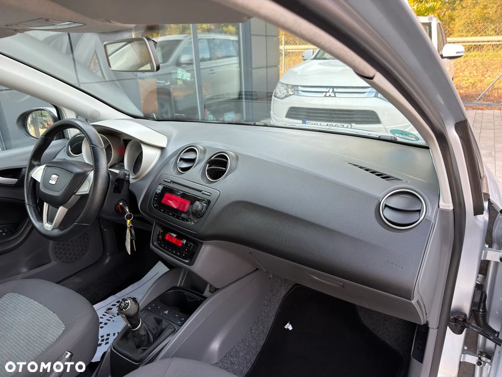 Seat Ibiza 1.6 16V Stylance - 24