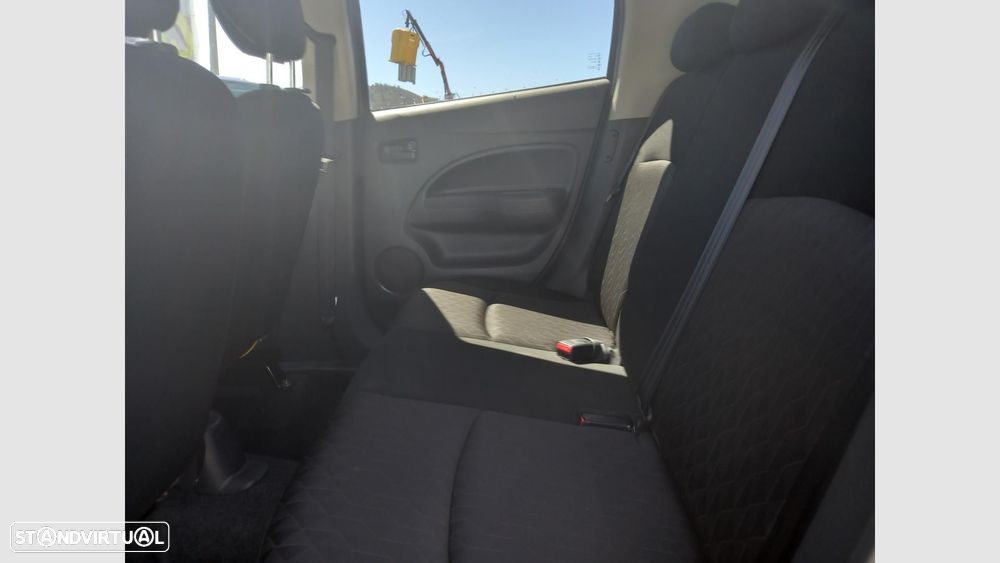 Mitsubishi Space Star 1.2 Intense - 17