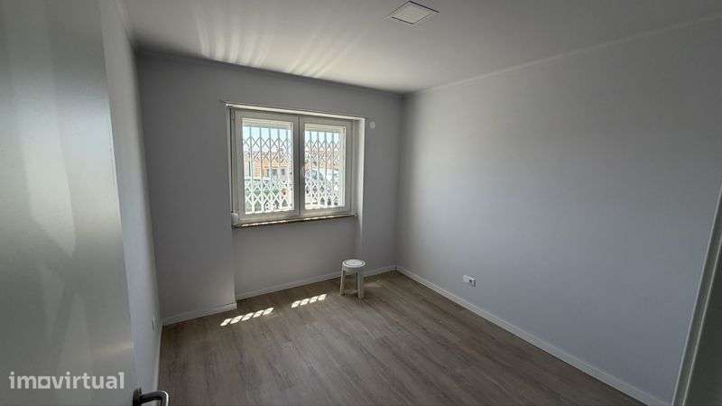 Apartamento T2 proximo a estação de comboio de queluz - Grande imagem: 4/12