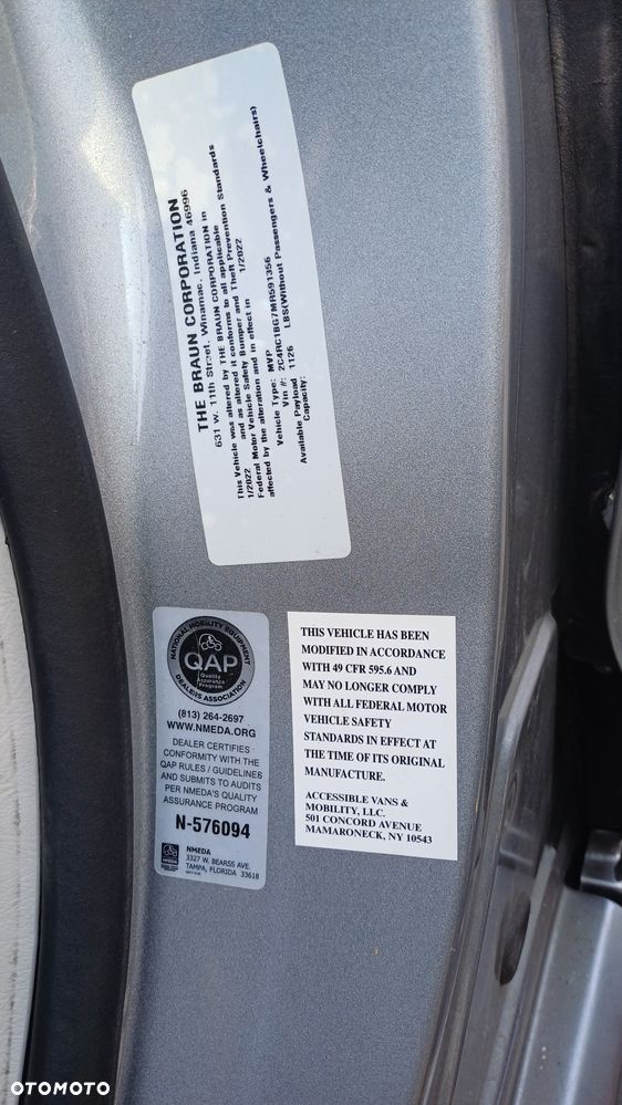 Chrysler Pacifica - 8