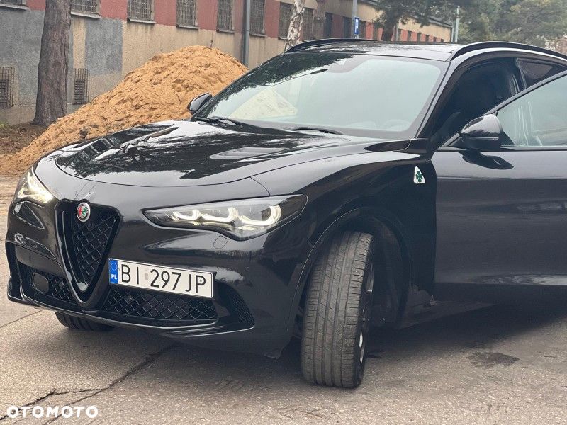 Alfa Romeo Stelvio V6 2.9 Bi-Turbo AT8-Q4 Quadrifoglio - 17