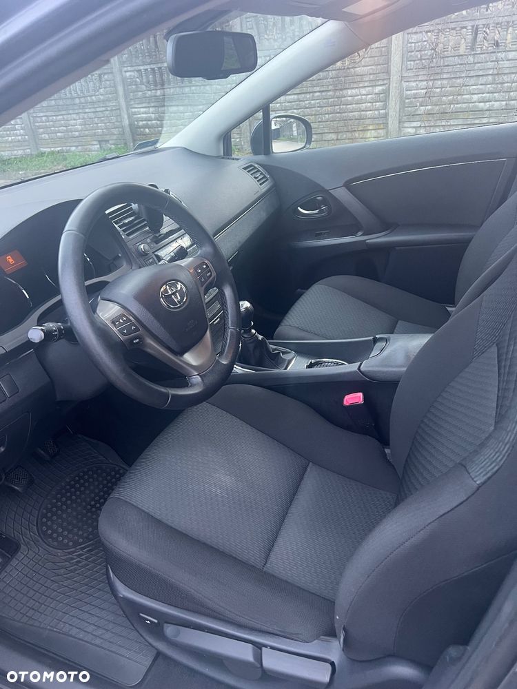 Toyota Avensis 2.0 D-4D 2010 - 11