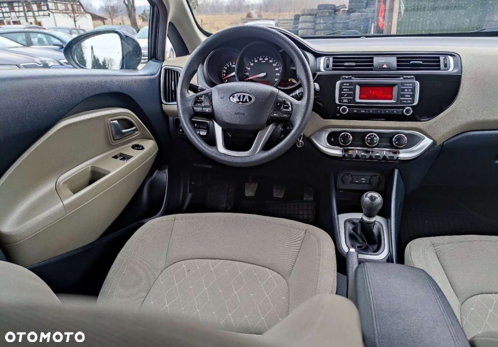 Kia Rio - 21