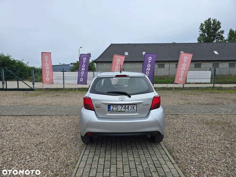 Toyota Yaris 1.33 Premium EU6 - 7