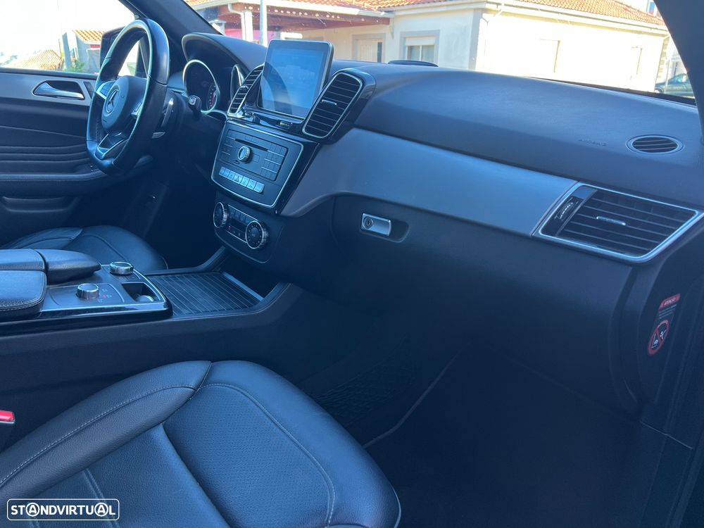 Mercedes-Benz GLE 250 d 9G-TRONIC AMG Line — fotografia 22