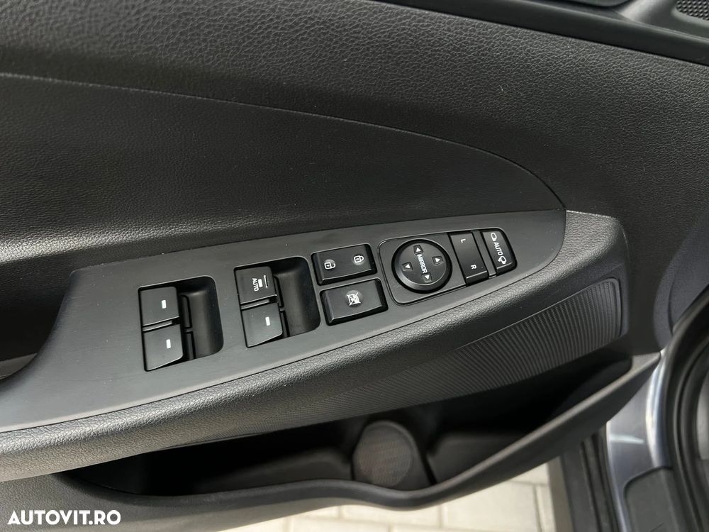 Hyundai Tucson blue 1.7 CRDi 2WD Style - 21