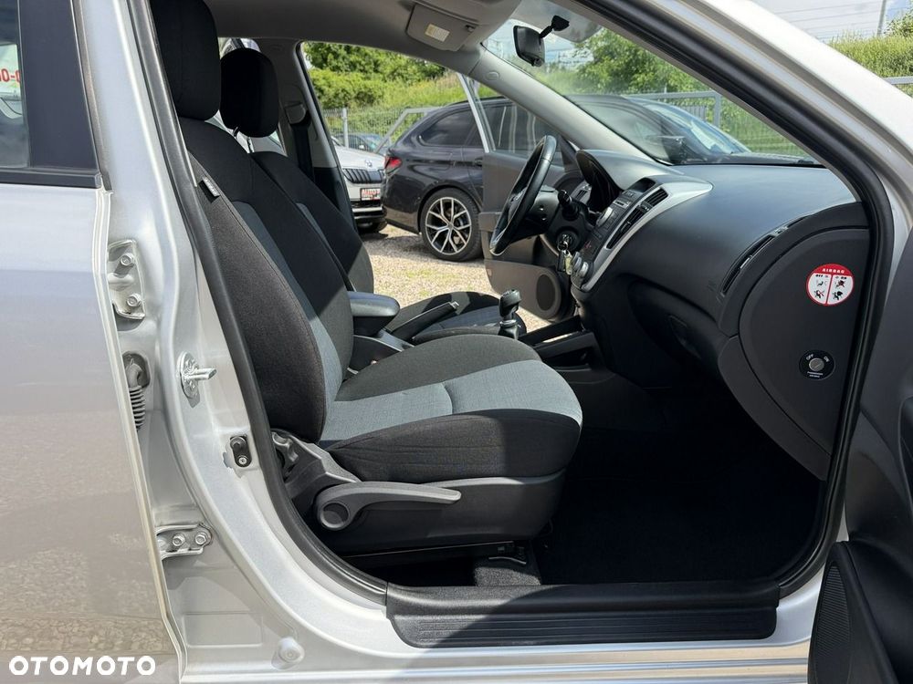 Kia Ceed 1.4 CVVT Dream-Team Edition - 10