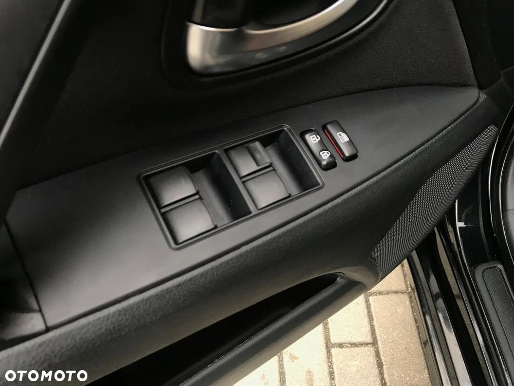 Toyota Avensis 1.8 Premium - 29