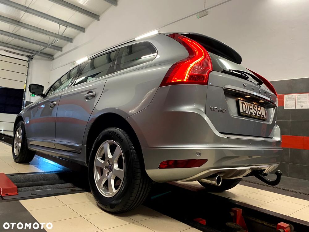 Volvo XC 60 D3 Geartronic Summum - 8