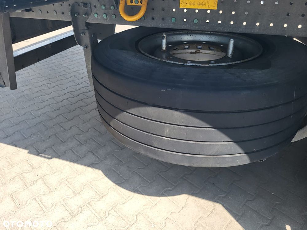 Schmitz Cargobull ThermoKing SLXi300; DOST; Uchwyty promowe, Paleciara - 11