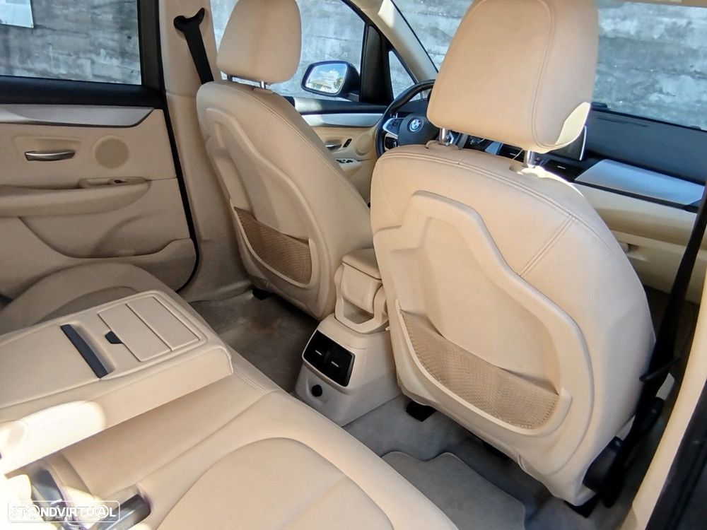 BMW 216 Active Tourer d Luxury Line - 11