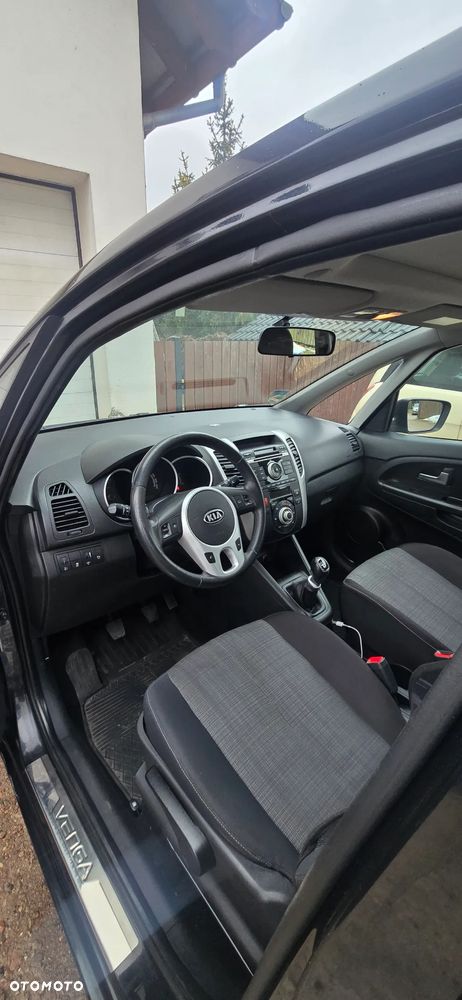 Kia Venga 1.4 L - 12