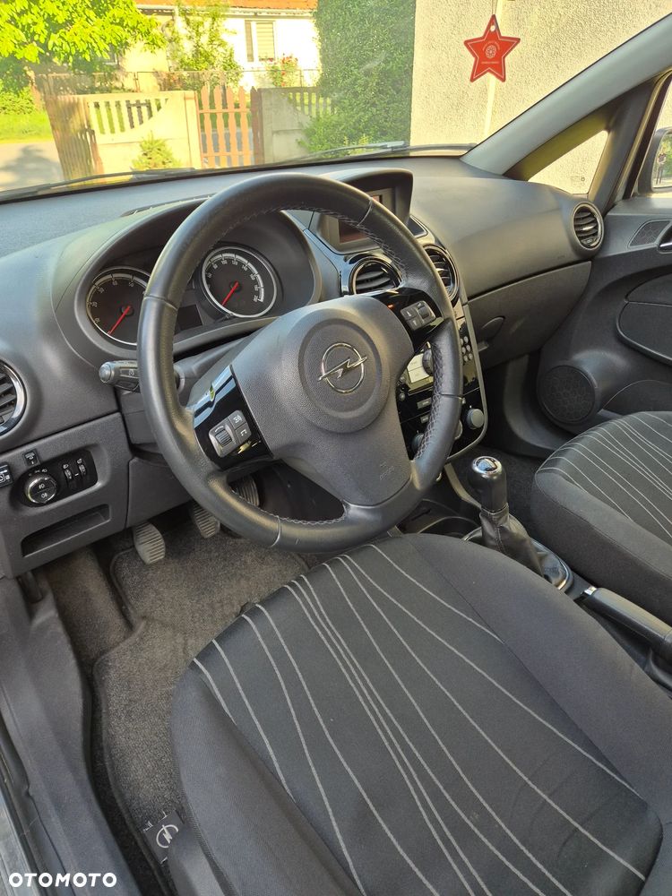 Opel Corsa 1.4 16V Cosmo - 10