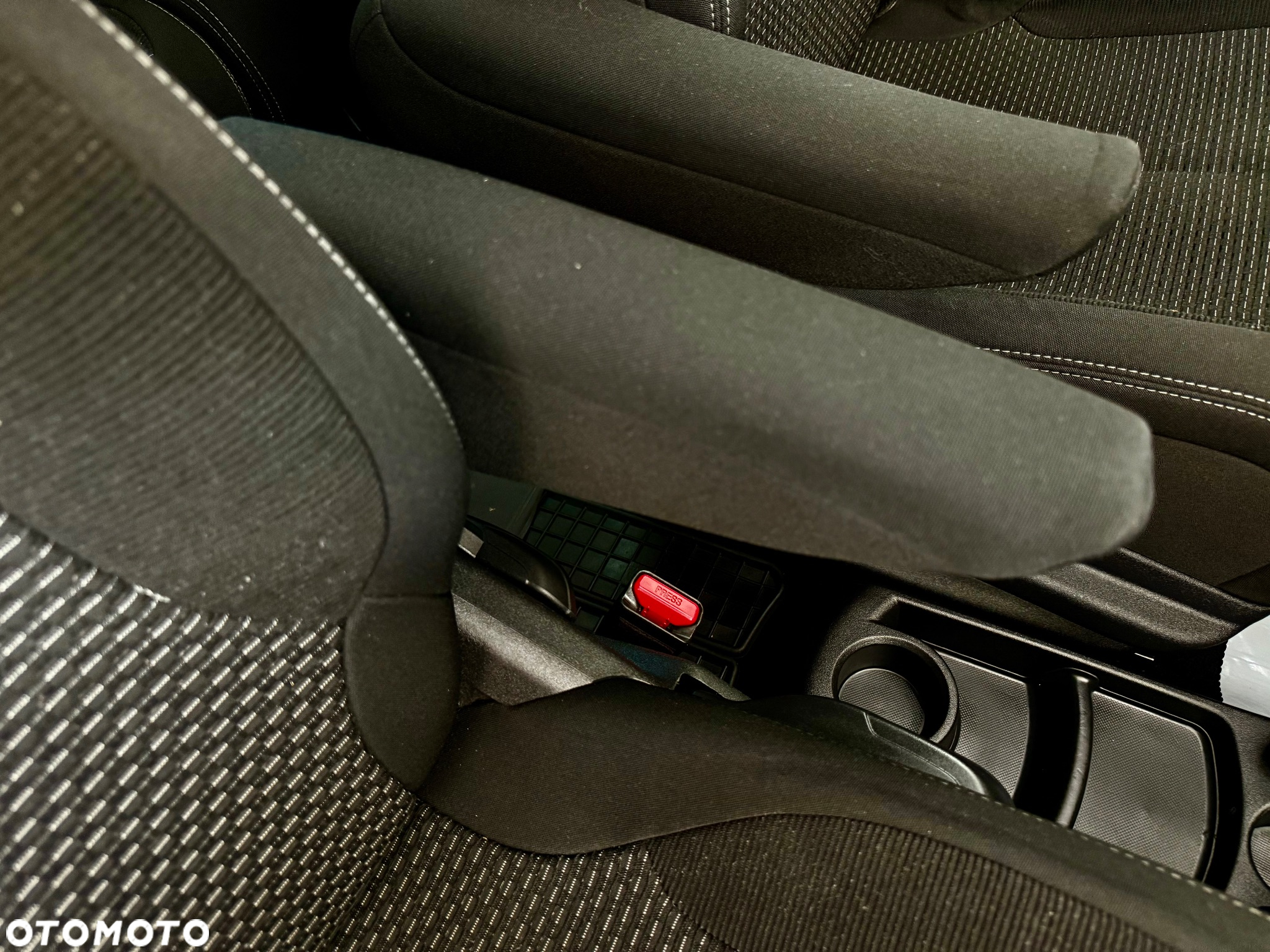 Citroën C4 Grand Picasso 1.6 HDi FAP EGS6 Exclusive - 31