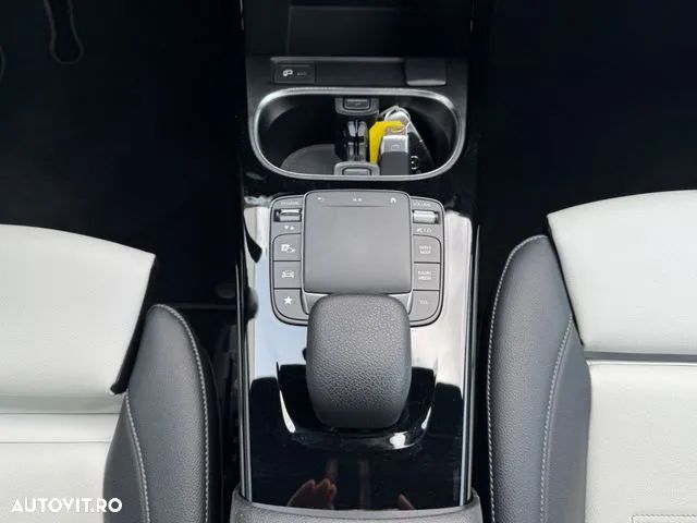 Mercedes-Benz A - 10