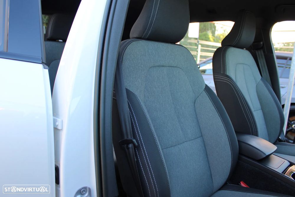 Volvo XC 40 1.5 T2 Plus Dark Auto - 39