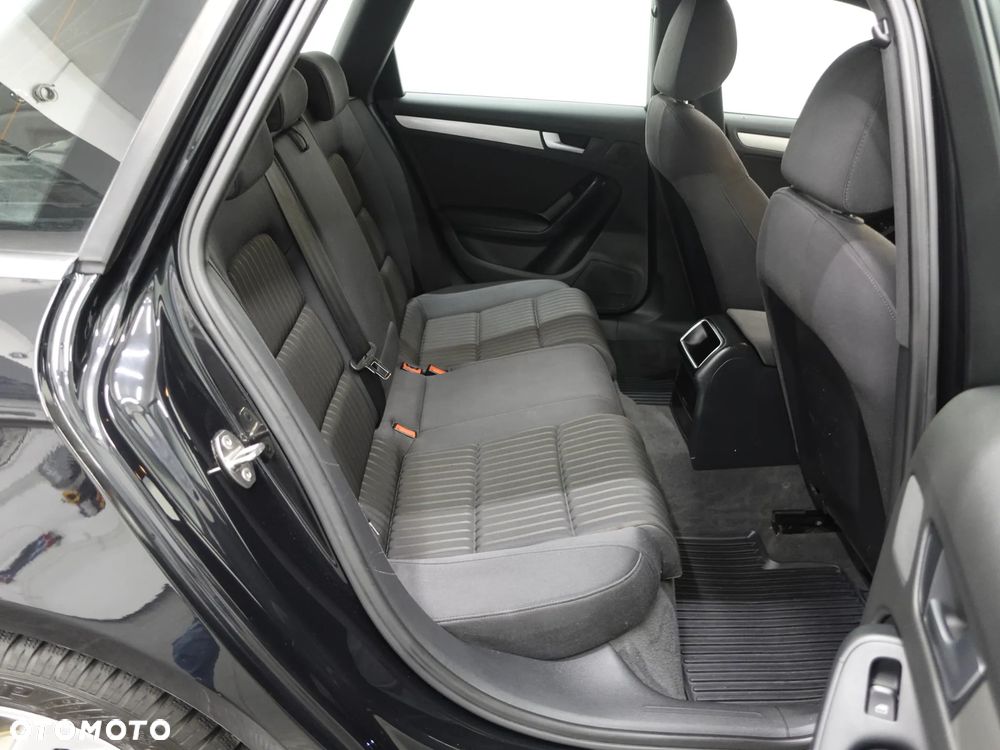 Audi A4 Avant 2.0 TDI DPF quattro Ambiente - 24