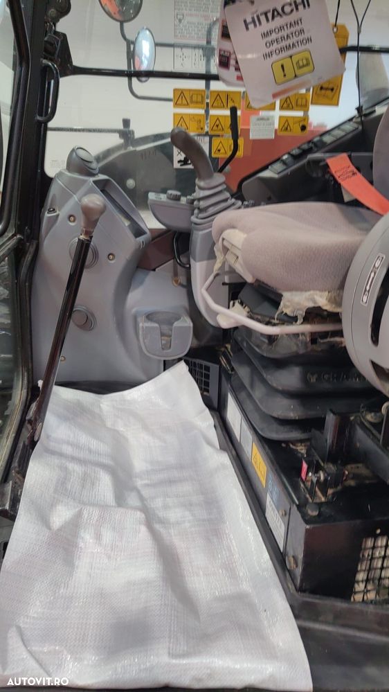Hitachi ZX85, 2023, 2.314h, MASA OPERATIONALA 9,3tone, senile cauciuc pad, CUPLA RAPIDA HIDRAULICA si 3 cupe NOI, latime 2,2m, ad sapare 5m, inst picon pe brate, Aer cond, camera spate, posibil leasing 4 ani, CA NOU-PROMOTIE 63900 EUR+tva - 15