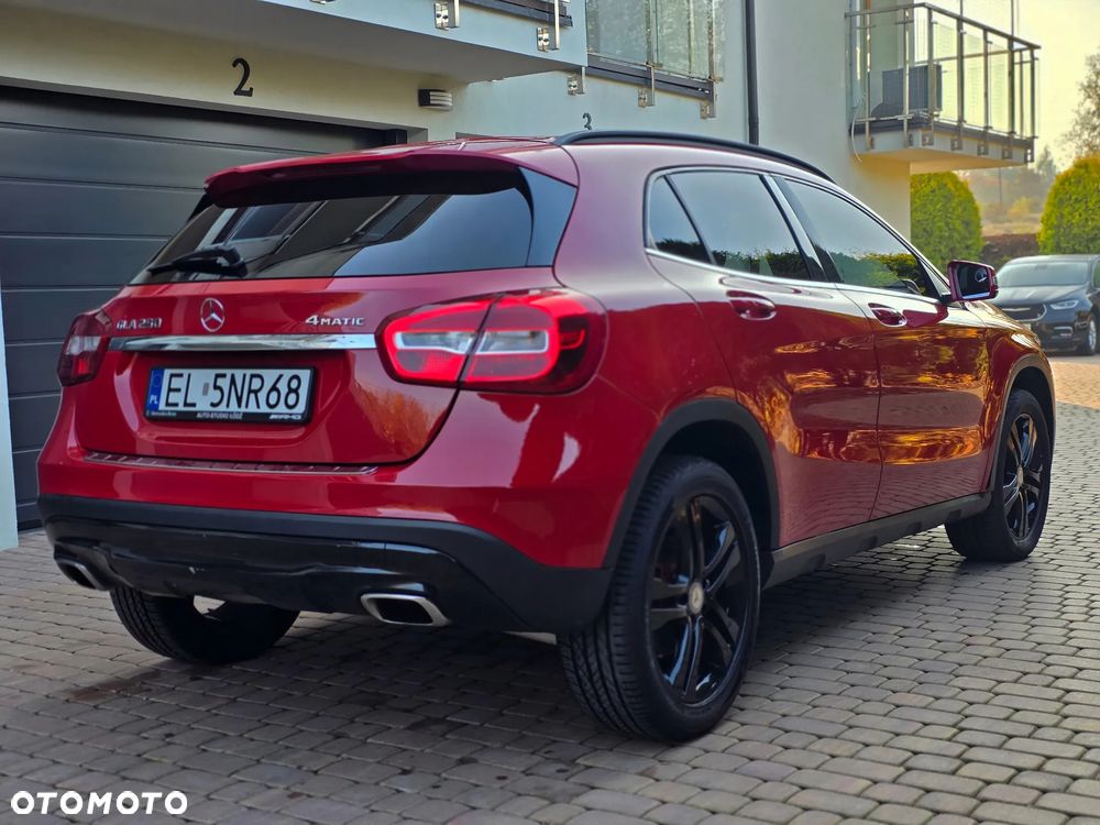 Mercedes-Benz GLA 250 4-Matic - 5