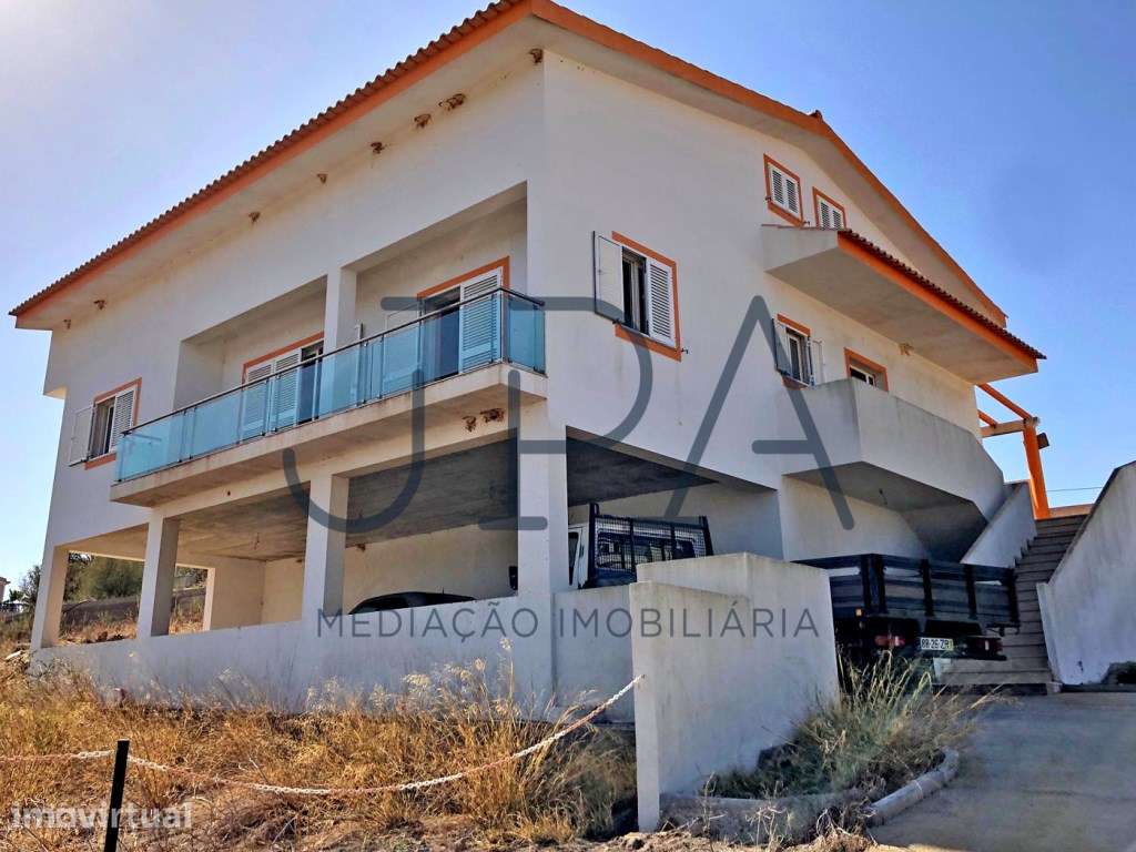 A estrear- Rio Seco - Moradia T3 com ampla cave e sótão - Grande imagem: 2/26