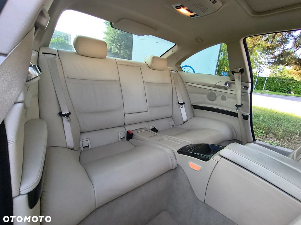 BMW Seria 3 320i - 35