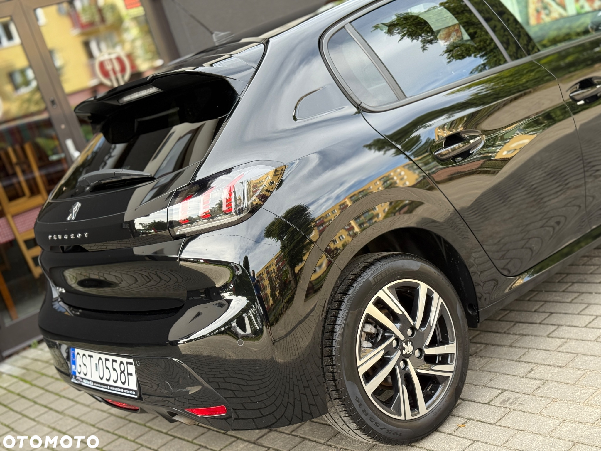 Peugeot 208 PureTech 100 EAT8 Allure Pack - 17