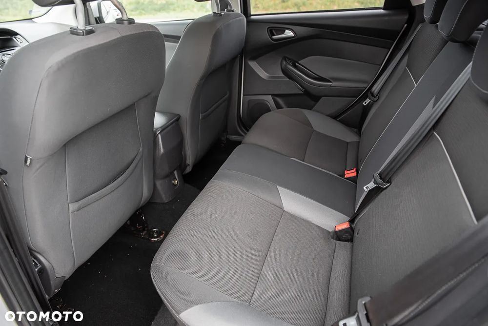 Ford Focus 1.6 EcoBoost Trend - 22