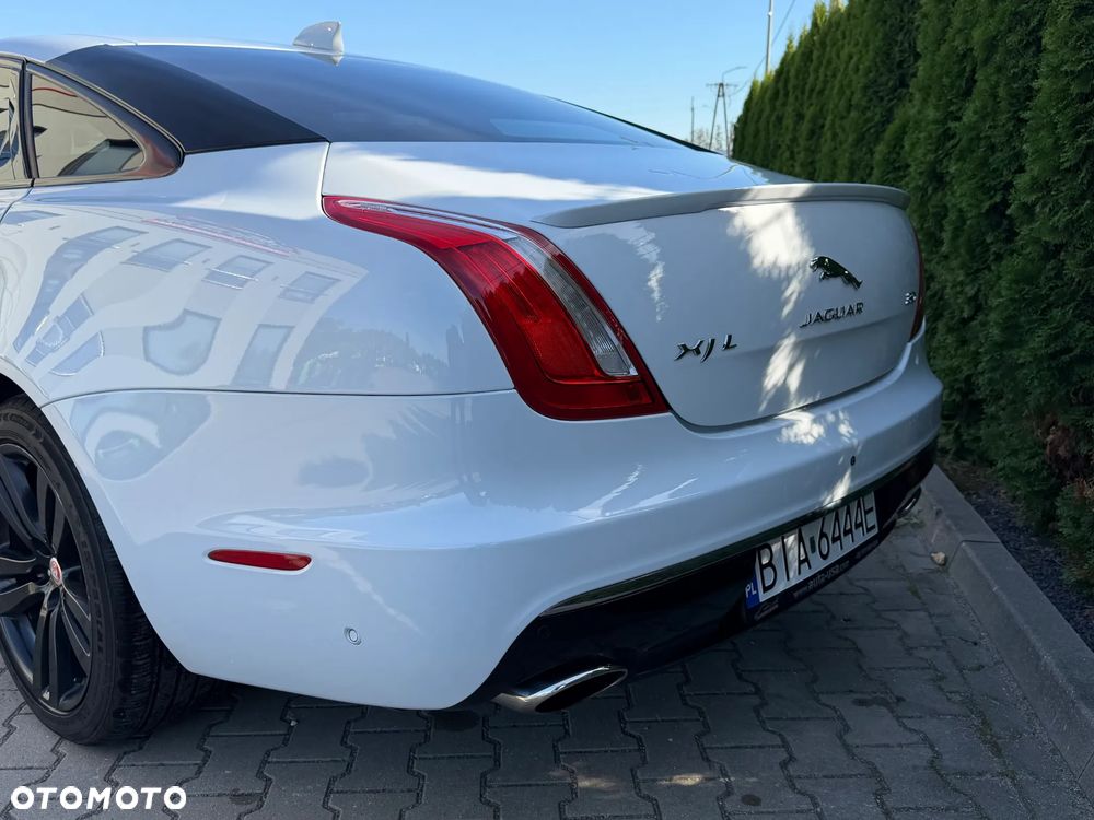 Jaguar XJ - 7
