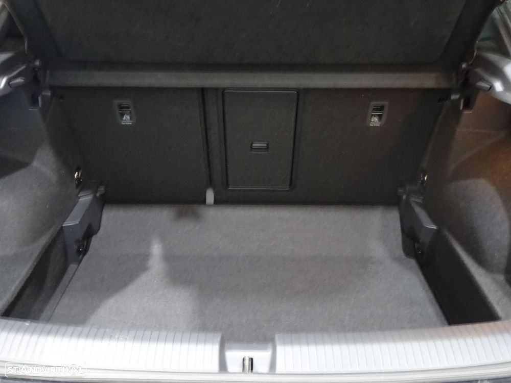 VW T-Roc 1.5 TSI R-Line DSG - 34