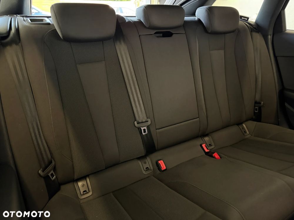 Audi A4 Avant 35 TFSI mHEV S tronic - 25