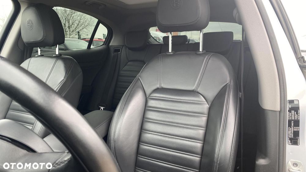 Alfa Romeo Stelvio 2.0 Turbo TI Q4 - 11